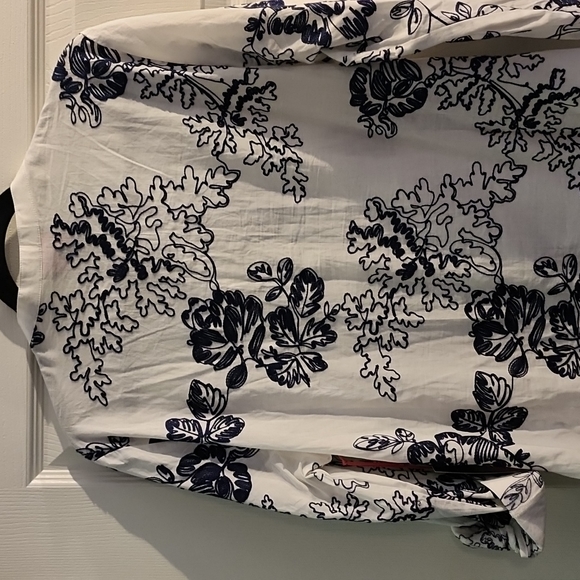 NWT Forcynthia embroidered tunic - navy & white - size L - Picture 4 of 5